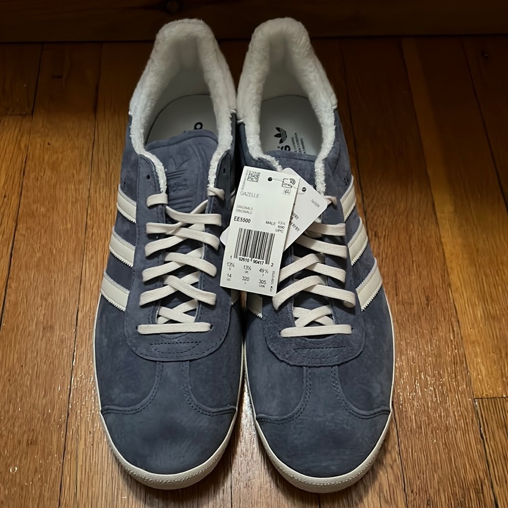 Adidas Gazelle Men’s sneakers blue suede terry cloth. NWT